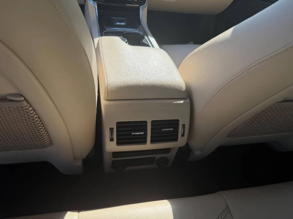 2017 Jaguar XE - Image 13 of 20