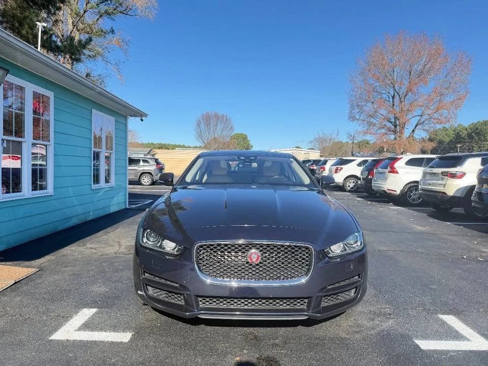 2017 Jaguar XE - Image 4 of 20