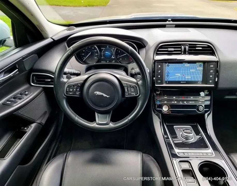 2017 Jaguar XE - Image 12 of 19