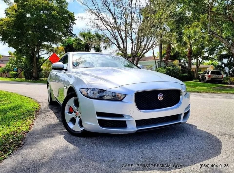 2017 Jaguar XE - Image 8 of 19