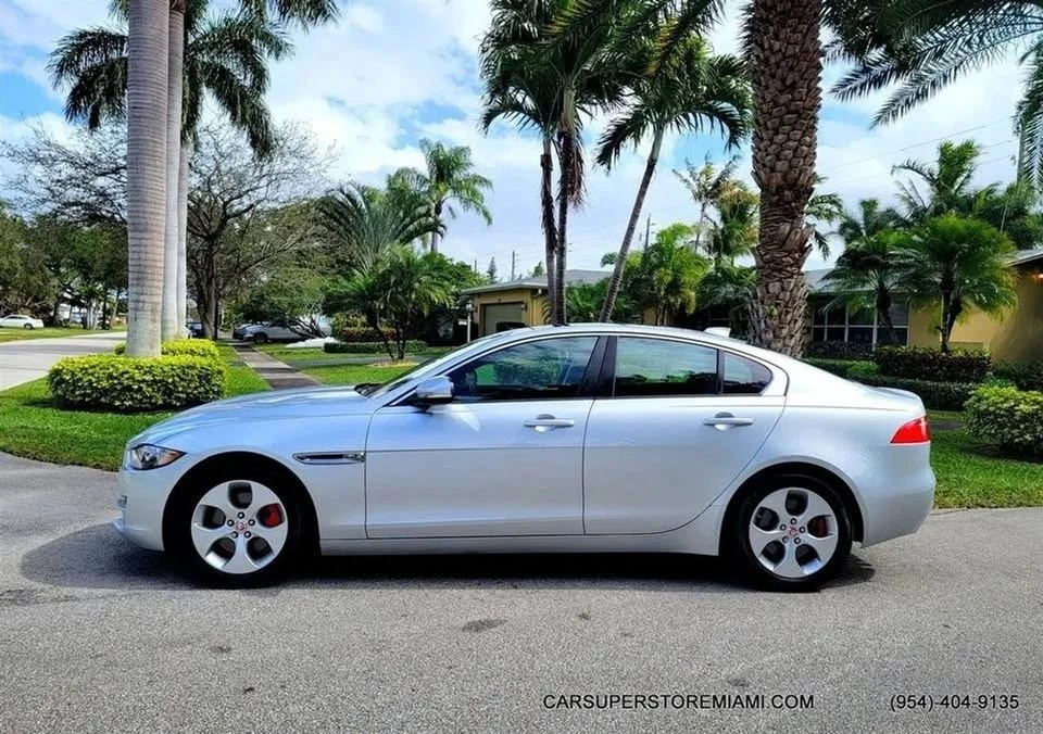 2017 Jaguar XE - Image 3 of 19