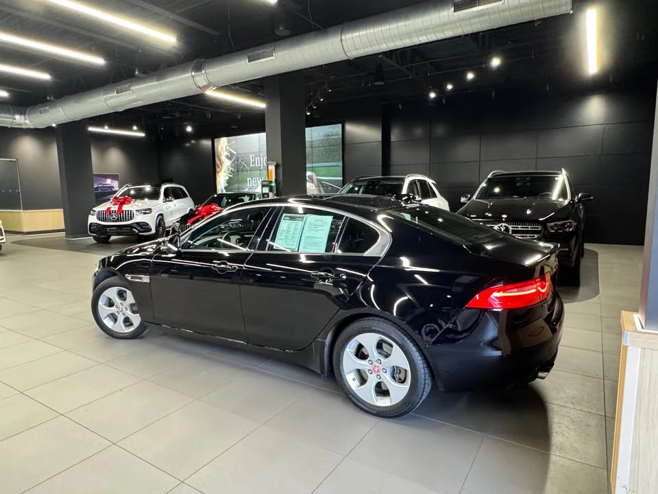 2017 Jaguar XE - Image 8 of 15