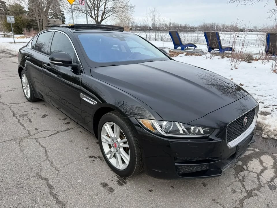 2017 Jaguar XE - Image 4 of 12
