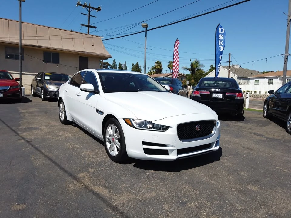 2017 Jaguar XE - Image 2 of 9
