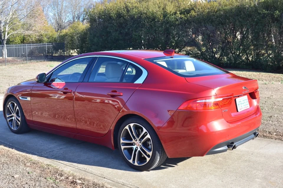 2017 Jaguar XE - Image 6 of 15