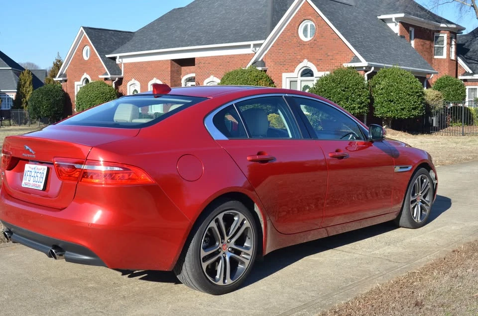 2017 Jaguar XE - Image 5 of 15