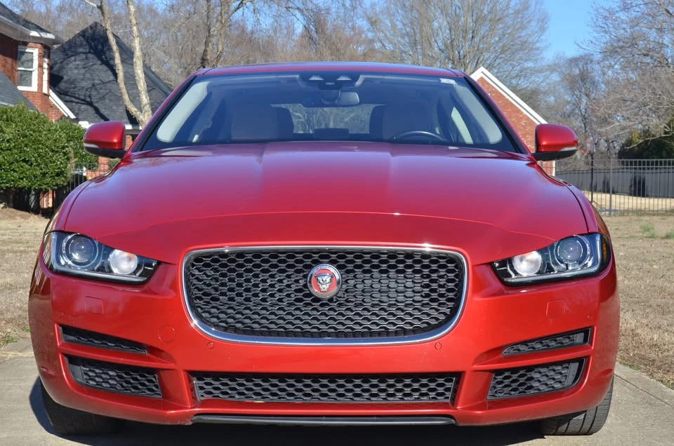 2017 Jaguar XE - Image 3 of 15
