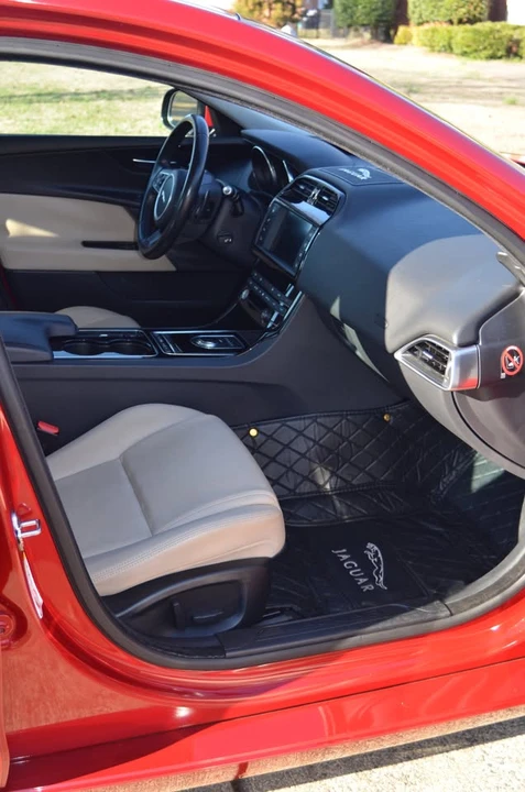 2017 Jaguar XE - Image 9 of 15