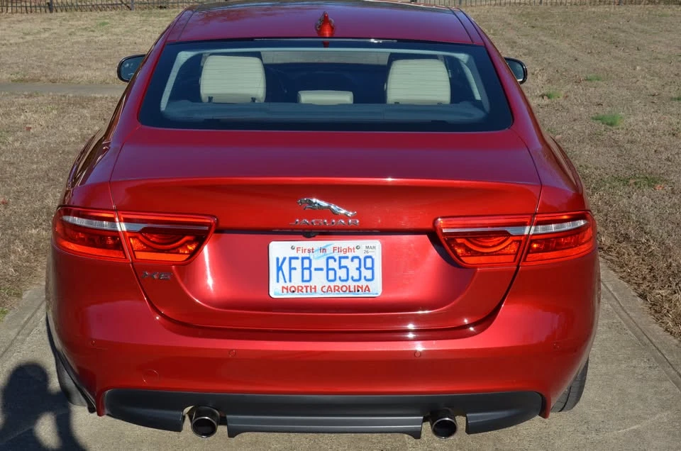 2017 Jaguar XE - Image 4 of 15