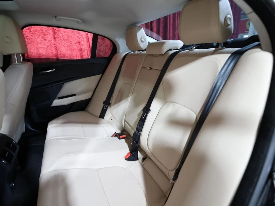 2017 Jaguar XE - Image 12 of 18