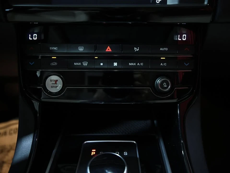 2017 Jaguar XE - Image 16 of 16