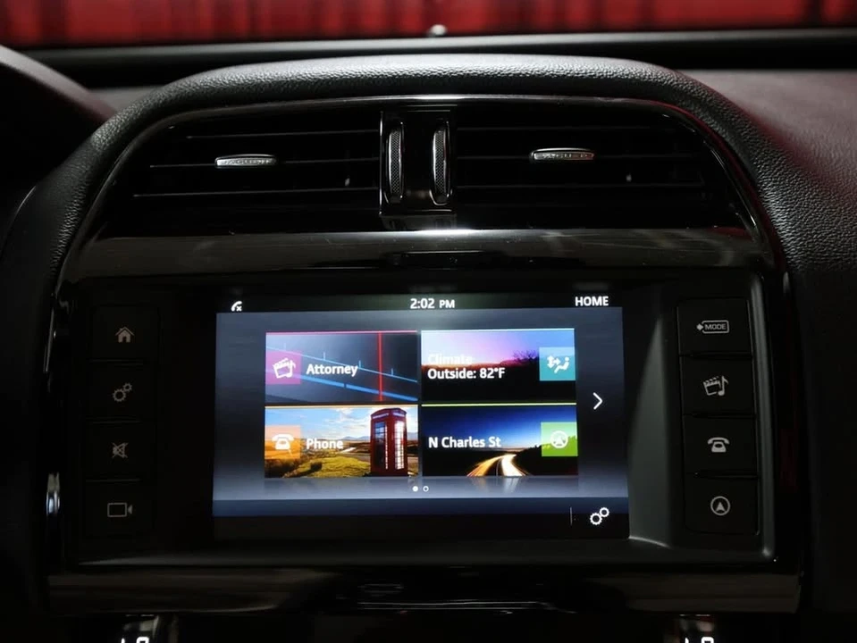 2017 Jaguar XE - Image 16 of 18
