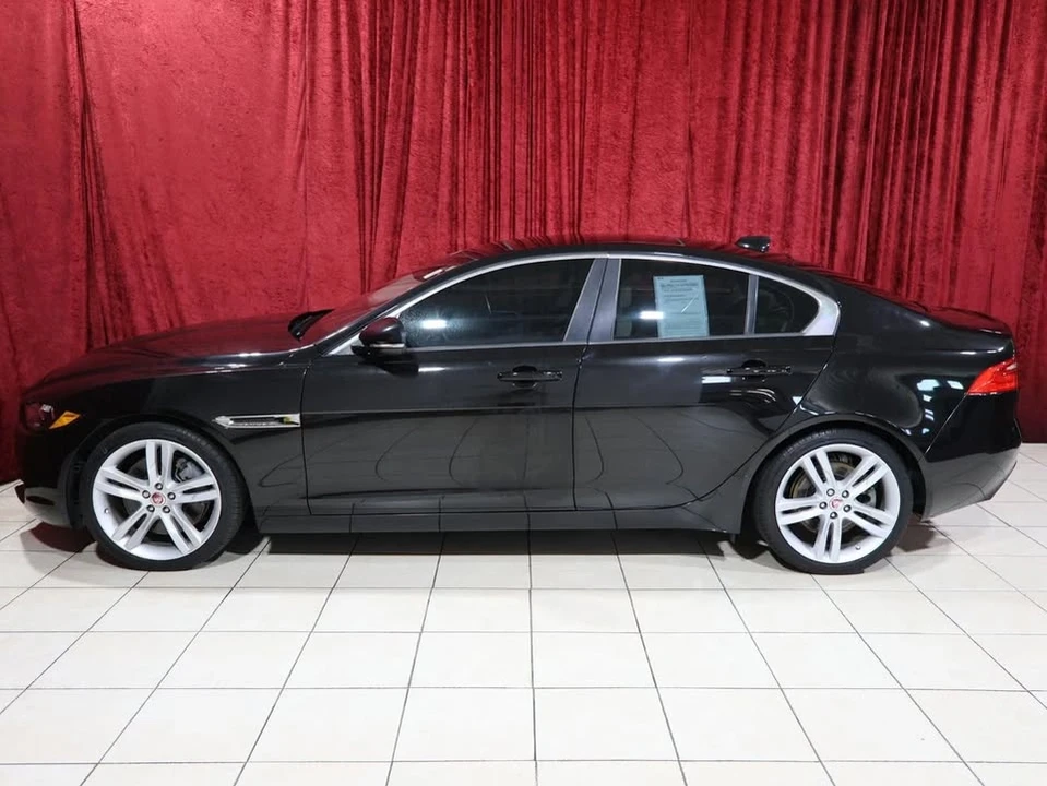 2017 Jaguar XE - Image 2 of 18