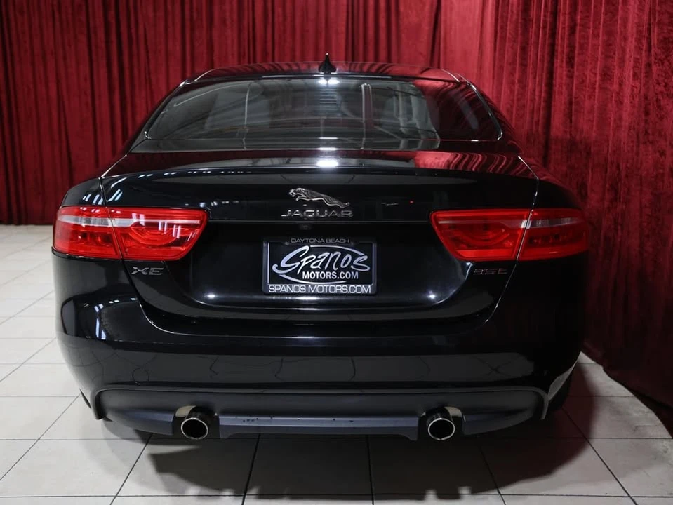 2017 Jaguar XE - Image 8 of 8