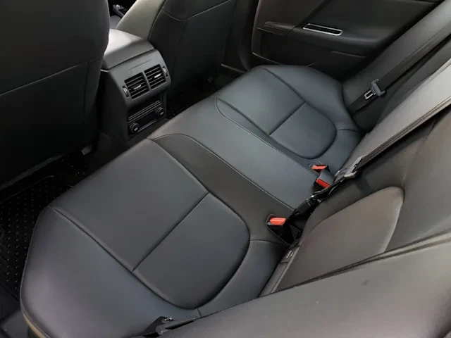 2017 Jaguar XE - Image 16 of 18