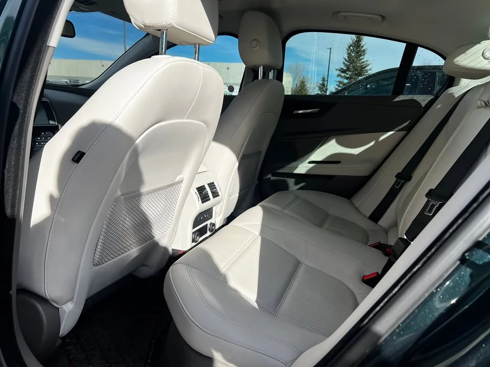 2017 Jaguar XE - Image 8 of 10