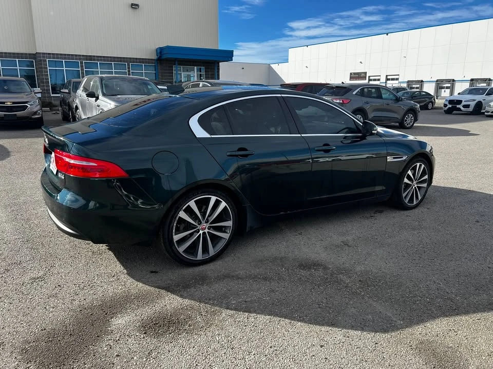 2017 Jaguar XE - Image 3 of 10
