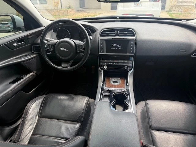 2017 Jaguar XE - Image 8 of 14
