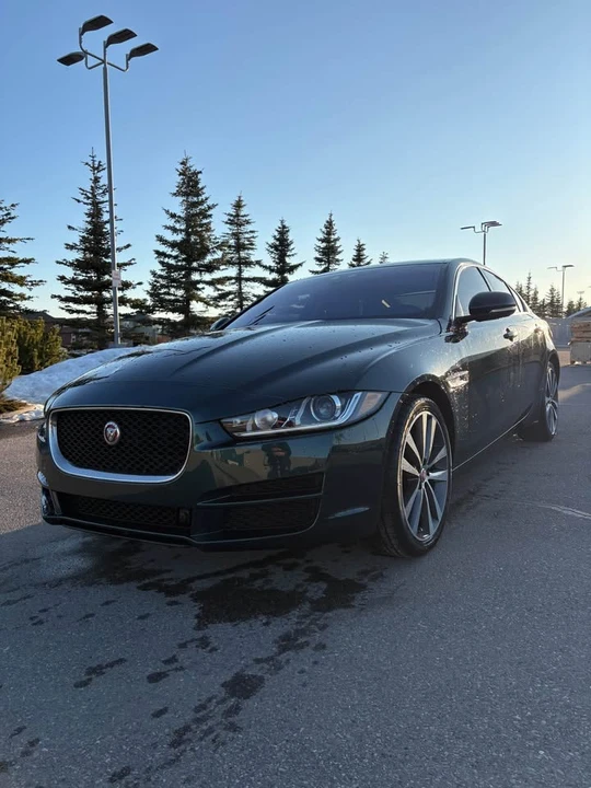 2017 Jaguar XE - Image 3 of 12