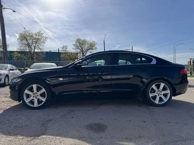2017 Jaguar XE - Image 2 of 13