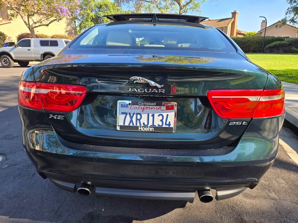 2017 Jaguar XE - Image 8 of 20
