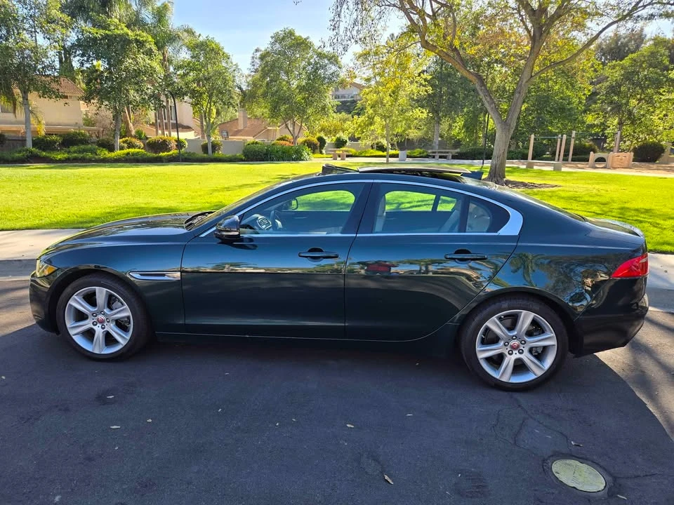 2017 Jaguar XE - Image 2 of 20