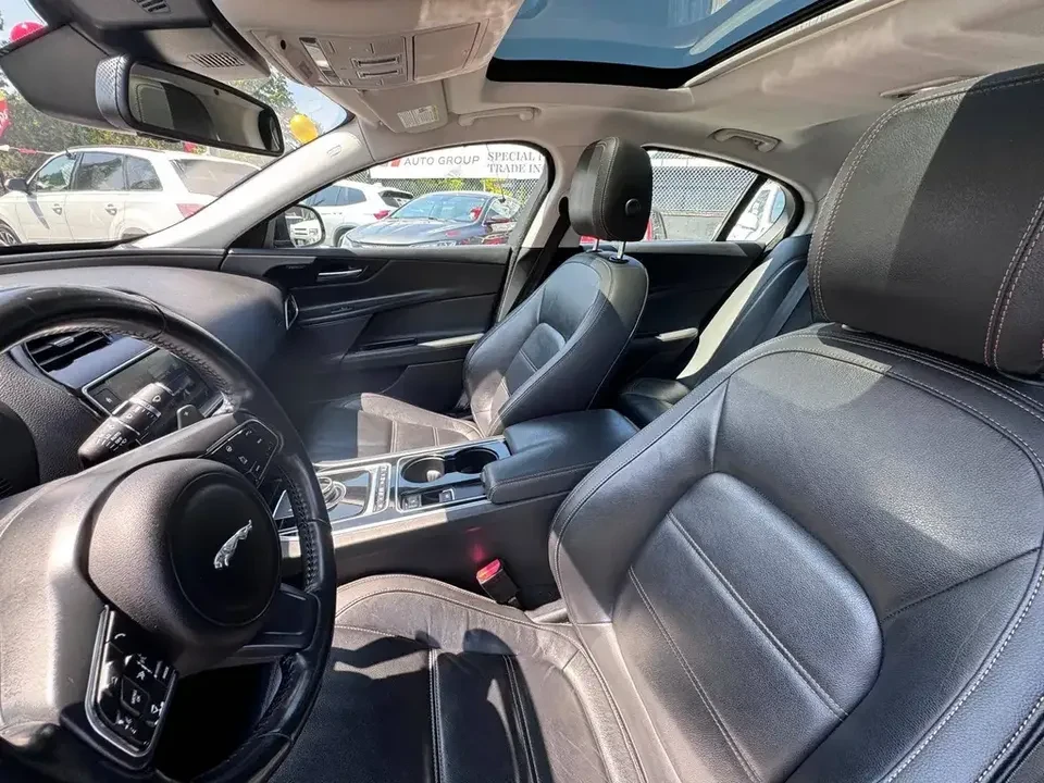 2017 Jaguar XE - Image 15 of 18