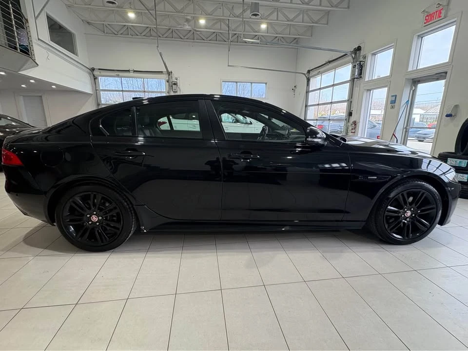 2017 Jaguar XE - Image 2 of 18