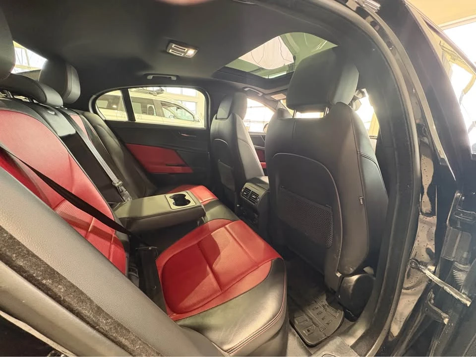 2017 Jaguar XE - Image 9 of 18