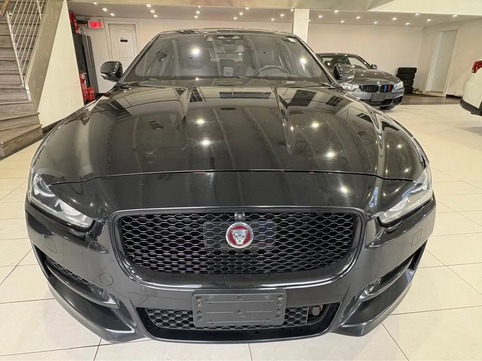 2017 Jaguar XE - Image 8 of 18