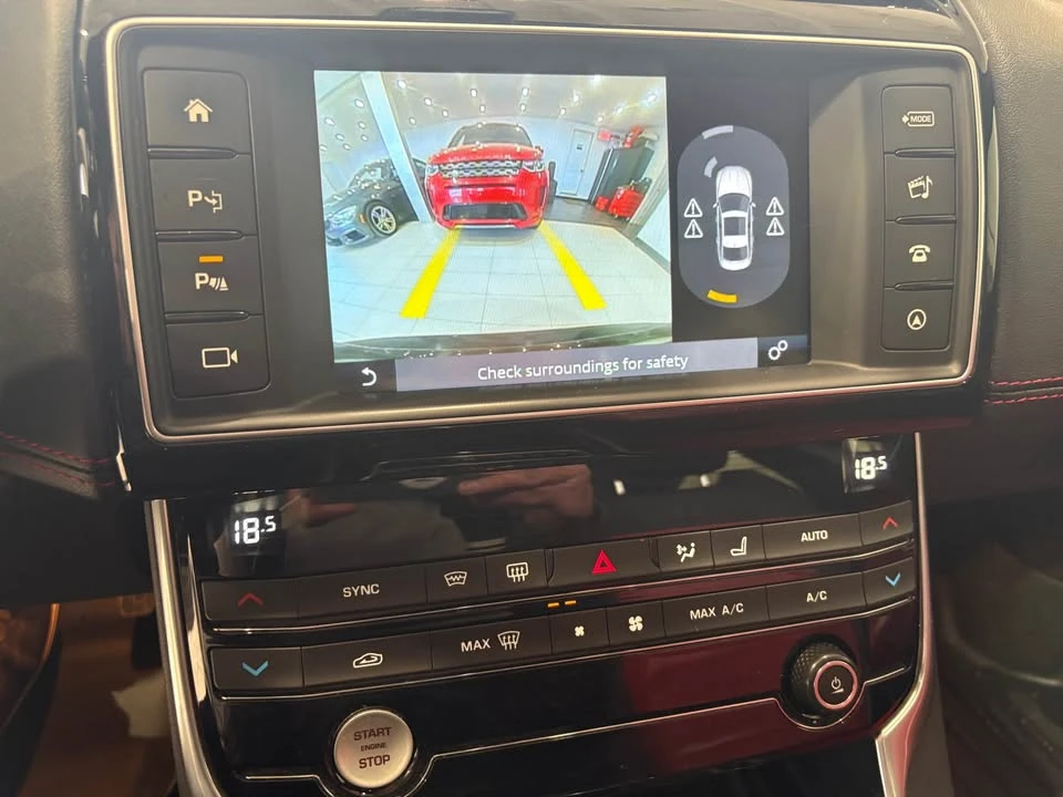 2017 Jaguar XE - Image 16 of 18