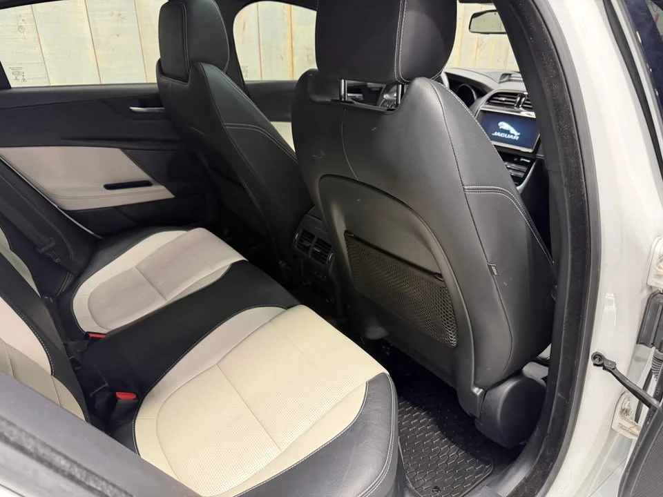 2017 Jaguar XE - Image 15 of 15