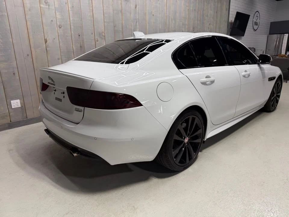 2017 Jaguar XE - Image 5 of 15