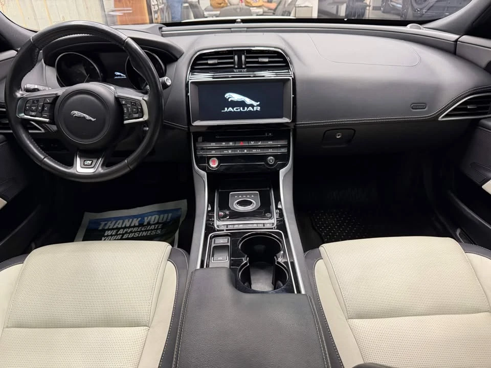 2017 Jaguar XE - Image 7 of 15