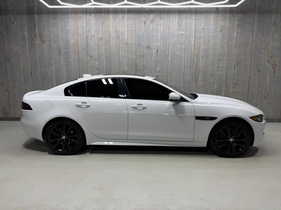 2017 Jaguar XE - Image 2 of 15