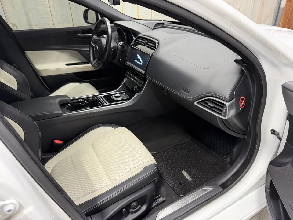 2017 Jaguar XE - Image 12 of 15