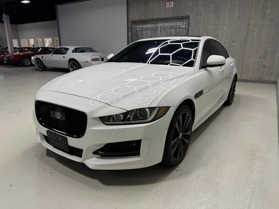 2017 Jaguar XE - Image 3 of 15