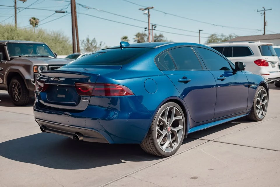 2017 Jaguar XE - Image 3 of 12