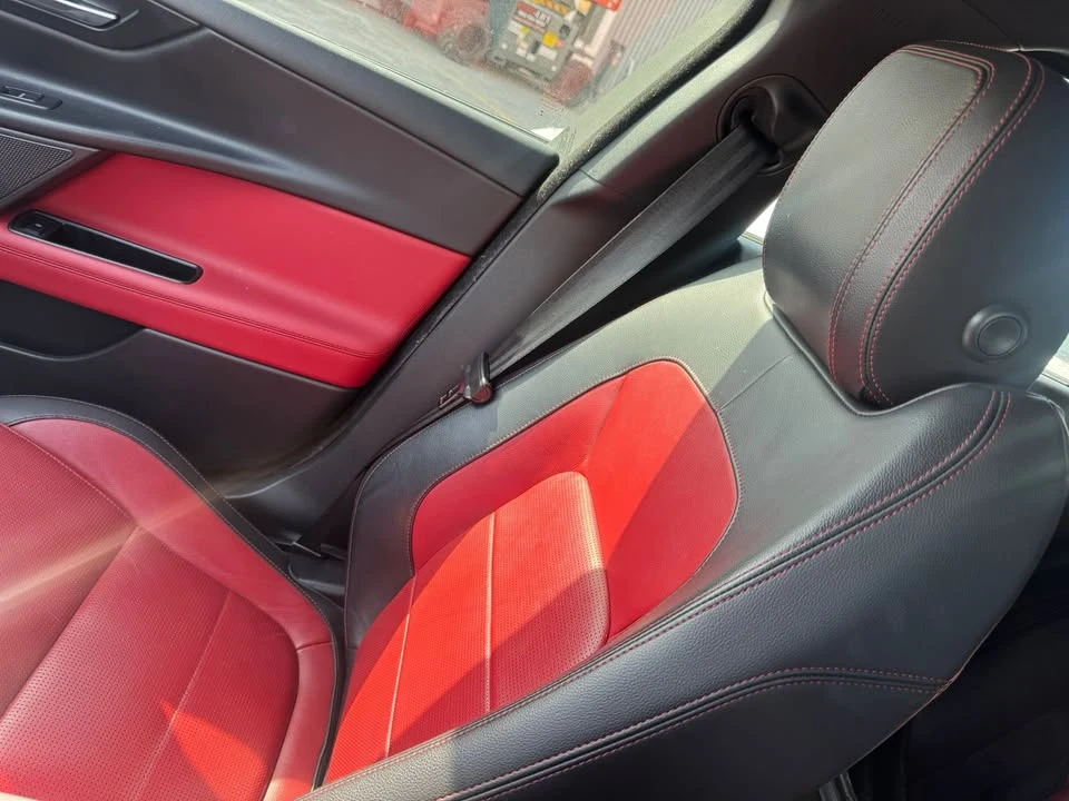 2017 Jaguar XE - Image 6 of 9