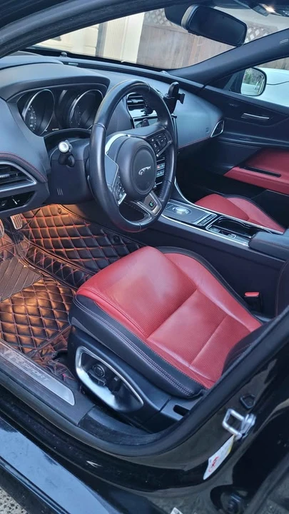 2017 Jaguar XE - Image 3 of 5