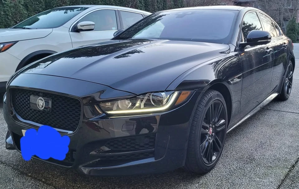 2017 Jaguar XE - Image 2 of 5
