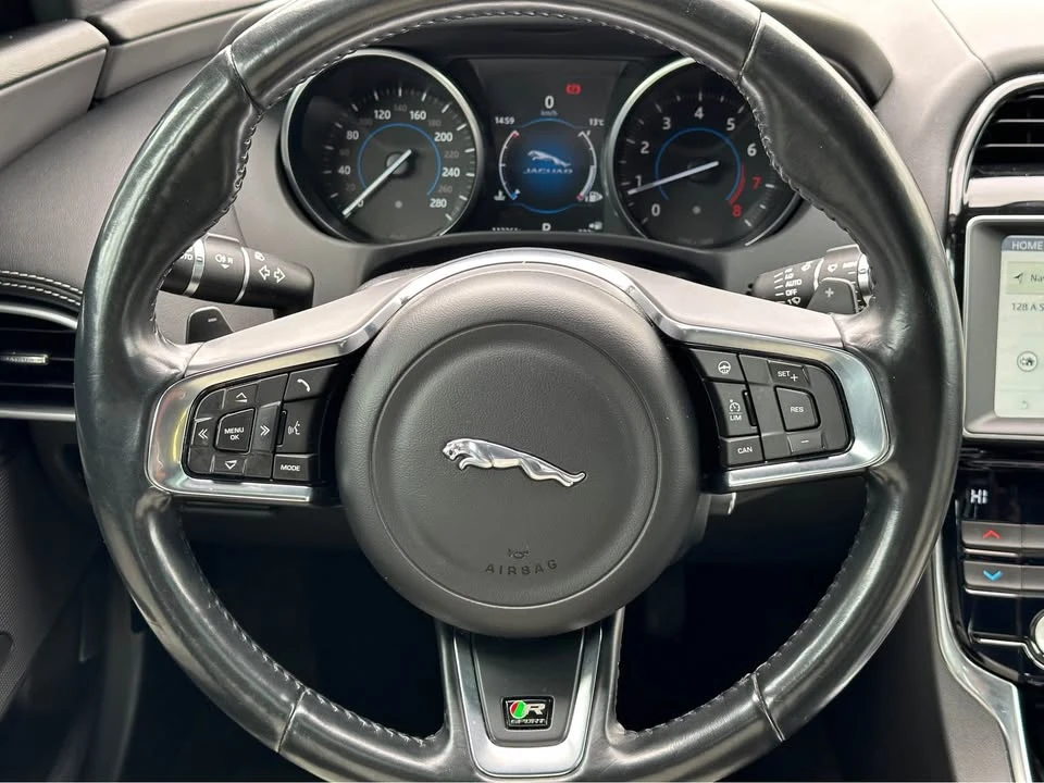 2017 Jaguar XE - Image 12 of 17