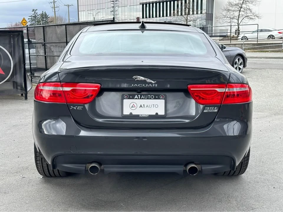 2017 Jaguar XE - Image 4 of 17
