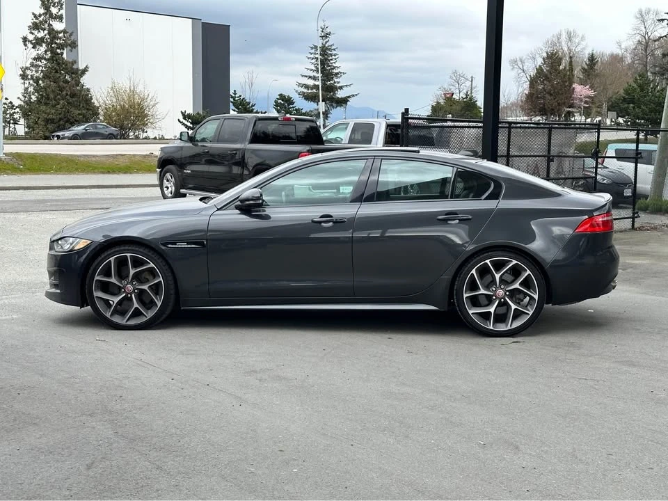 2017 Jaguar XE - Image 5 of 17