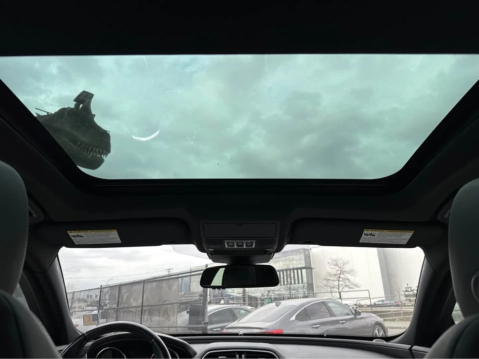 2017 Jaguar XE - Image 15 of 17