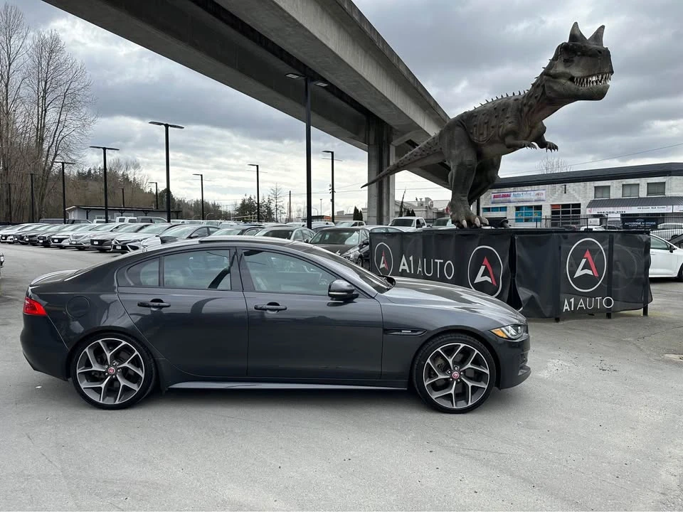 2017 Jaguar XE - Image 3 of 17