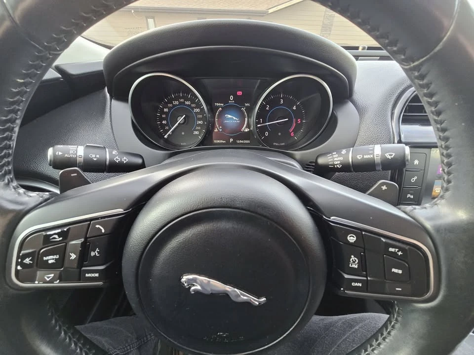 2017 Jaguar XE - Image 15 of 21