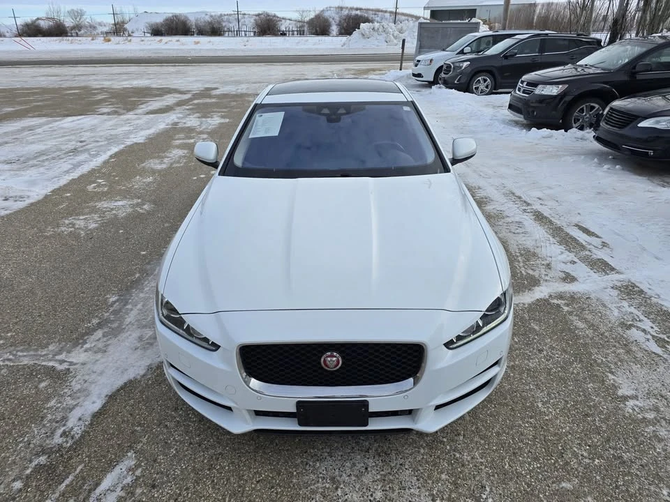 2017 Jaguar XE - Image 3 of 21
