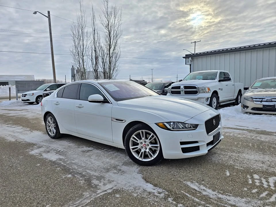 2017 Jaguar XE - Image 2 of 21