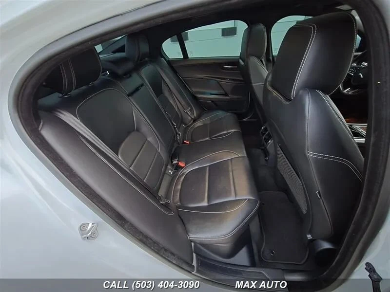 2017 Jaguar XE - Image 17 of 20
